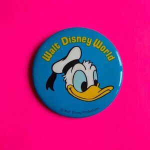 Vintage 1980s’ Walt Disney World Donald Duck Pinback Button